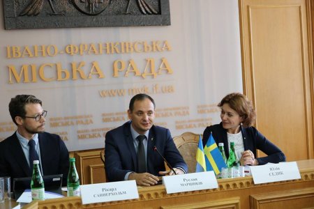 Експерти дослідили дотримання прав Івано-Франківців під час надання адміністративних послуг з архітектурних  та земельних питань