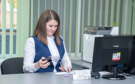 В Центрі надання адміністративних послуг м. Івано-Франківська розпочали видачу посвідчень водія та реєстрацію транспортних засобів