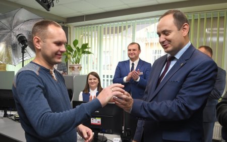 В Центрі надання адміністративних послуг м. Івано-Франківська розпочали видачу посвідчень водія та реєстрацію транспортних засобів