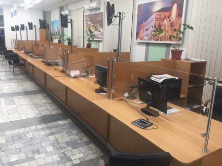 У ЦНАП м. Івано-Франківська встановлено захисні екрани