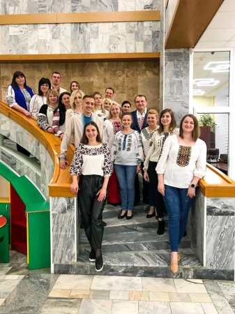 Вітаємо з Днем Вишиванки!